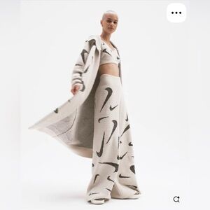 Nike Boucle Set, Long Cardigan & Pants